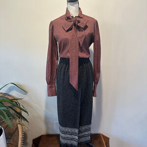 Vintage ‘70s LouBella Bow Tie Blouse | Women’s Medium | Brown Abstract Print